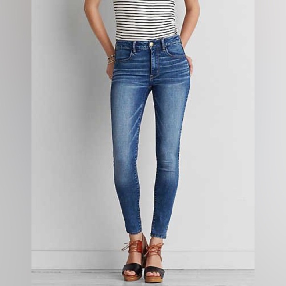 American Eagle Women’s Hi-Rise Jeggings Medium Wash